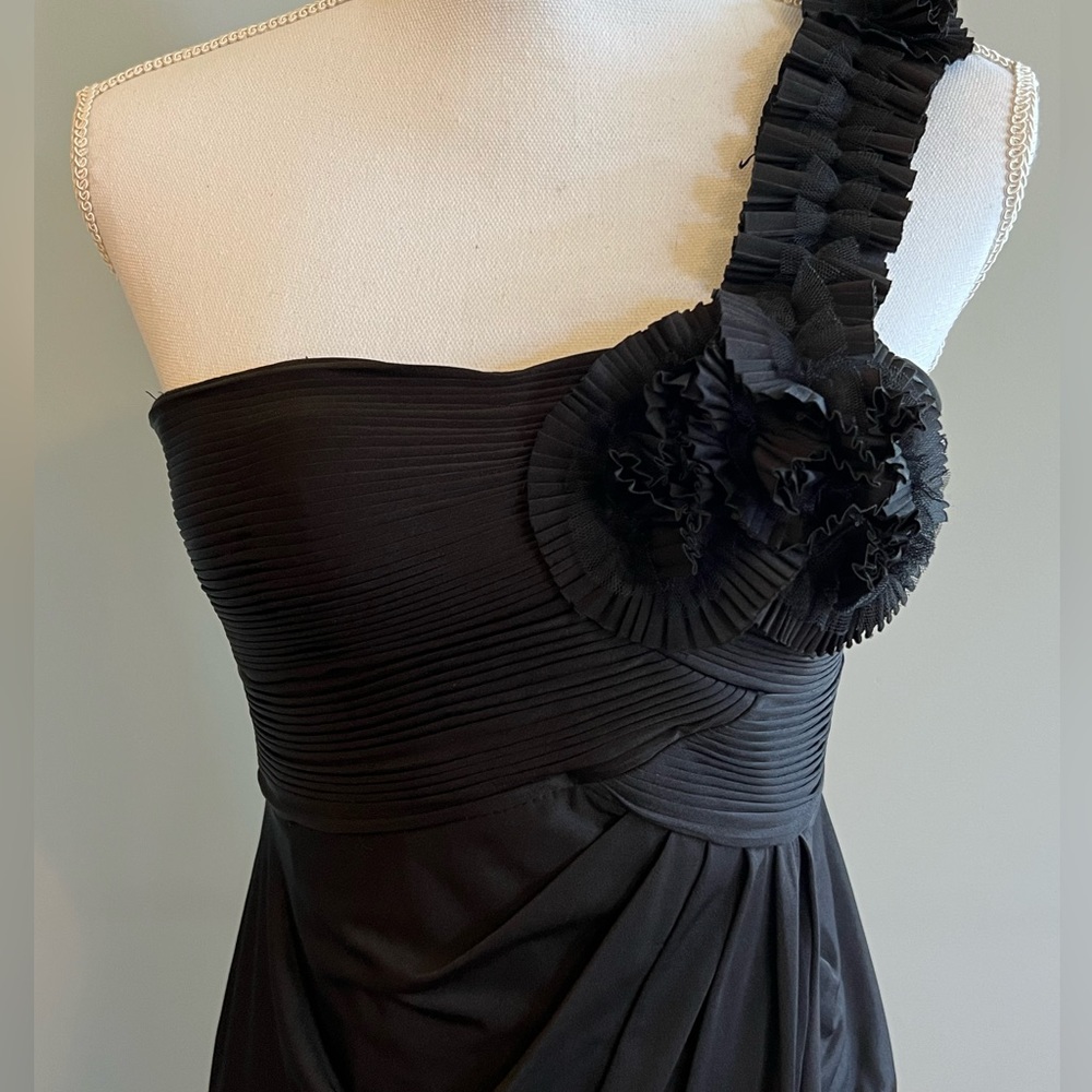 Adrianna Papell Evening Black One Shoulder Column Gown - Picture 3 of 8